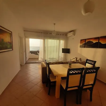 Kela Apartment *