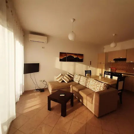 Kela Apartment *